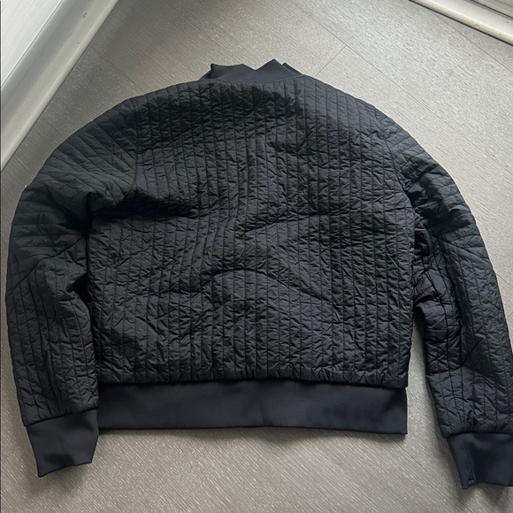 Lululemon Non-Stop Bomber Jacket *Textured Black Size 12
Reversible* - Picture 8 of 9